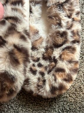 New Women's Leopard Print Faux-Fur Slipper Socks (Size 6-7) - Super Soft!